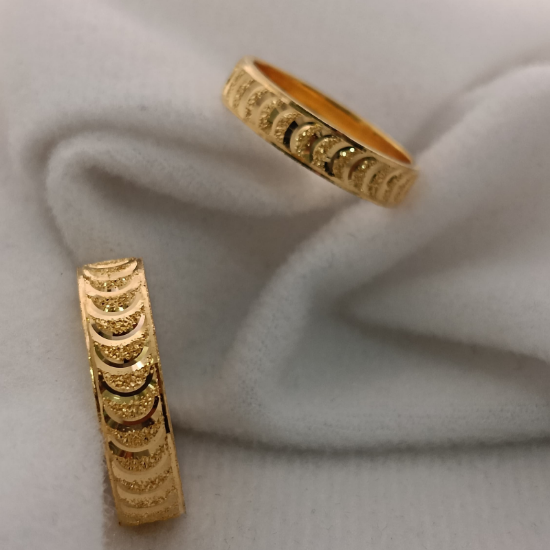 Traditional Style Couple Band
