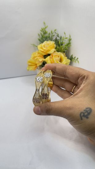 Fancy cutwork gold bangles