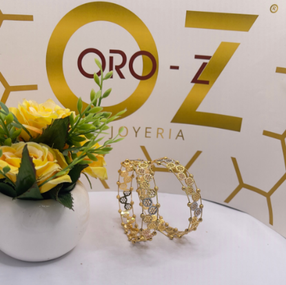 18K gold floral bangles