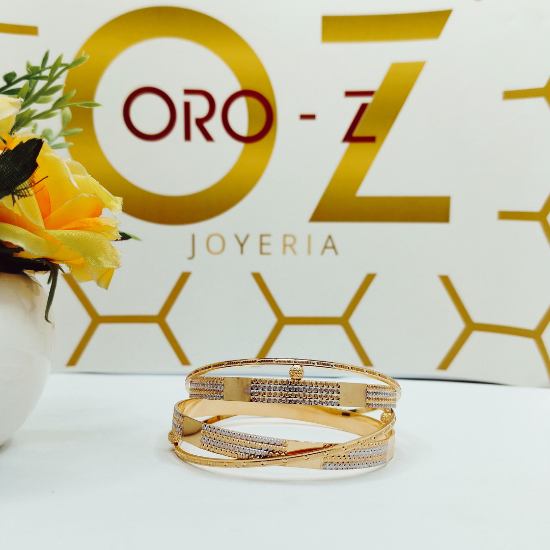 Unique fleck pattern bangles