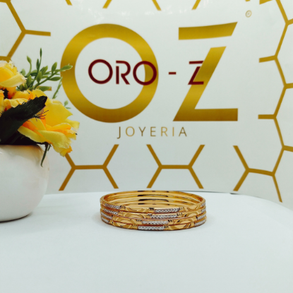 Mumbai Kanas gold bangles